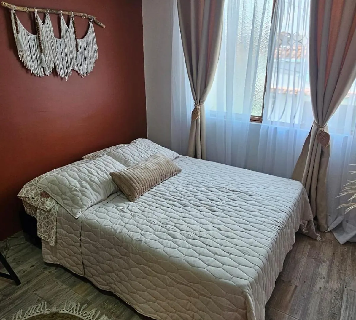 לינה וארוחת בוקר קאלי Casa Alcor