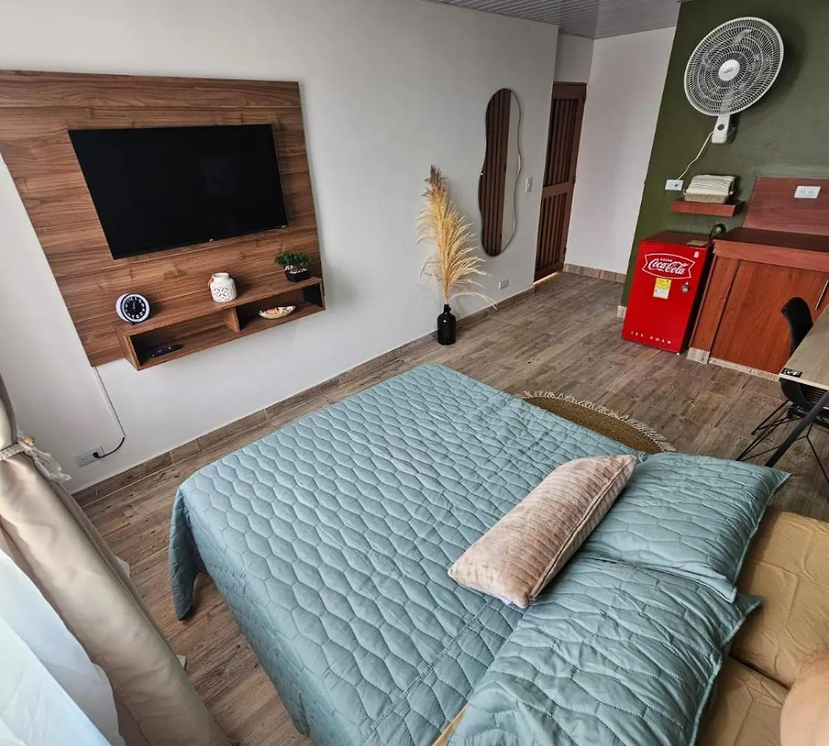 לינה וארוחת בוקר קאלי Casa Alcor